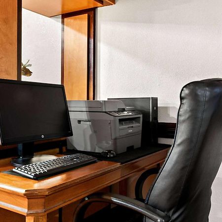 Days Inn & Suites By Wyndham Warren Εξωτερικό φωτογραφία