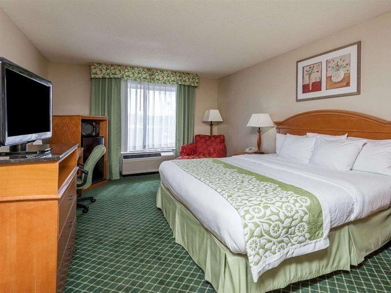 Days Inn & Suites By Wyndham Warren Εξωτερικό φωτογραφία