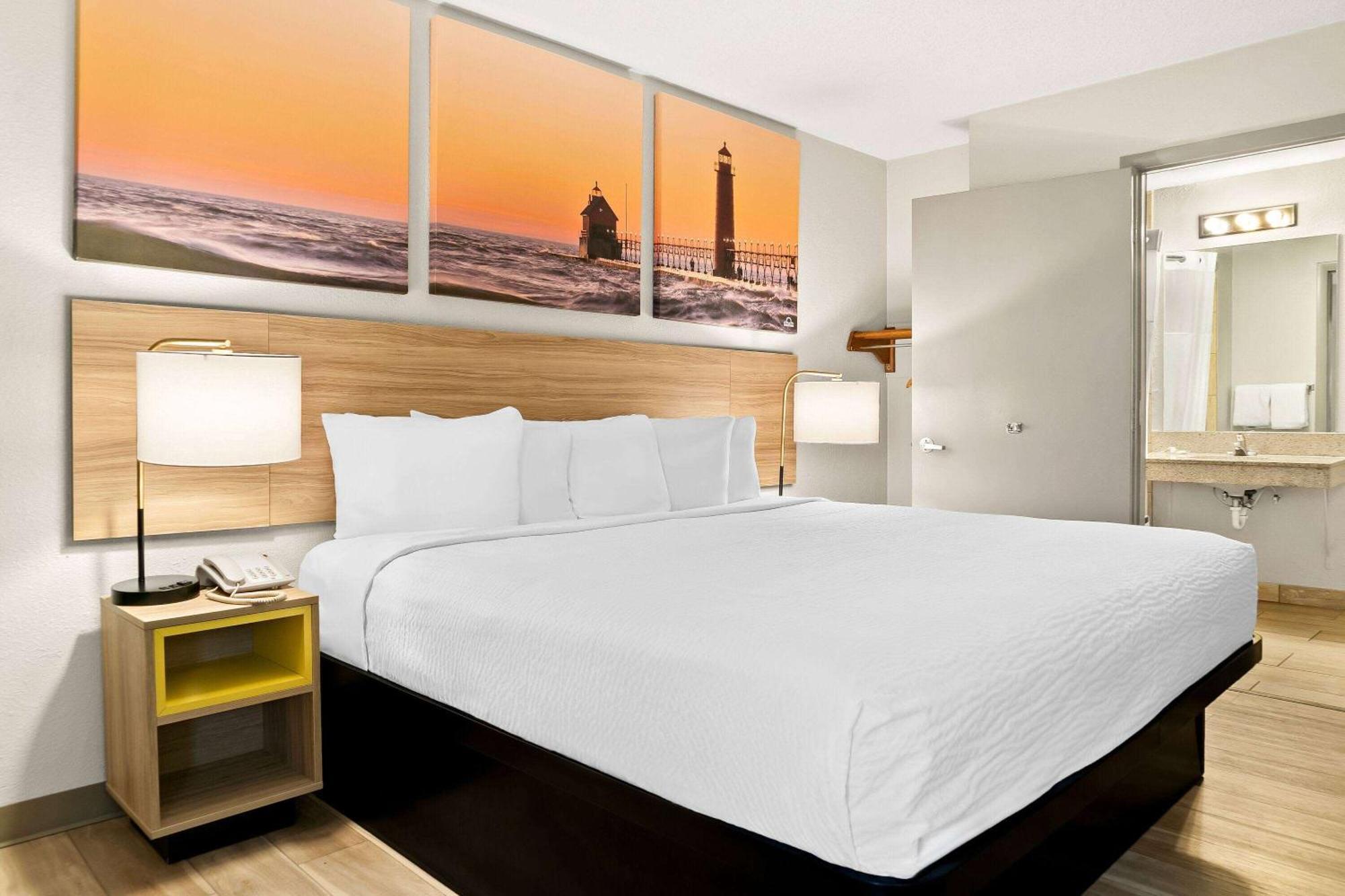 Days Inn & Suites By Wyndham Warren Εξωτερικό φωτογραφία
