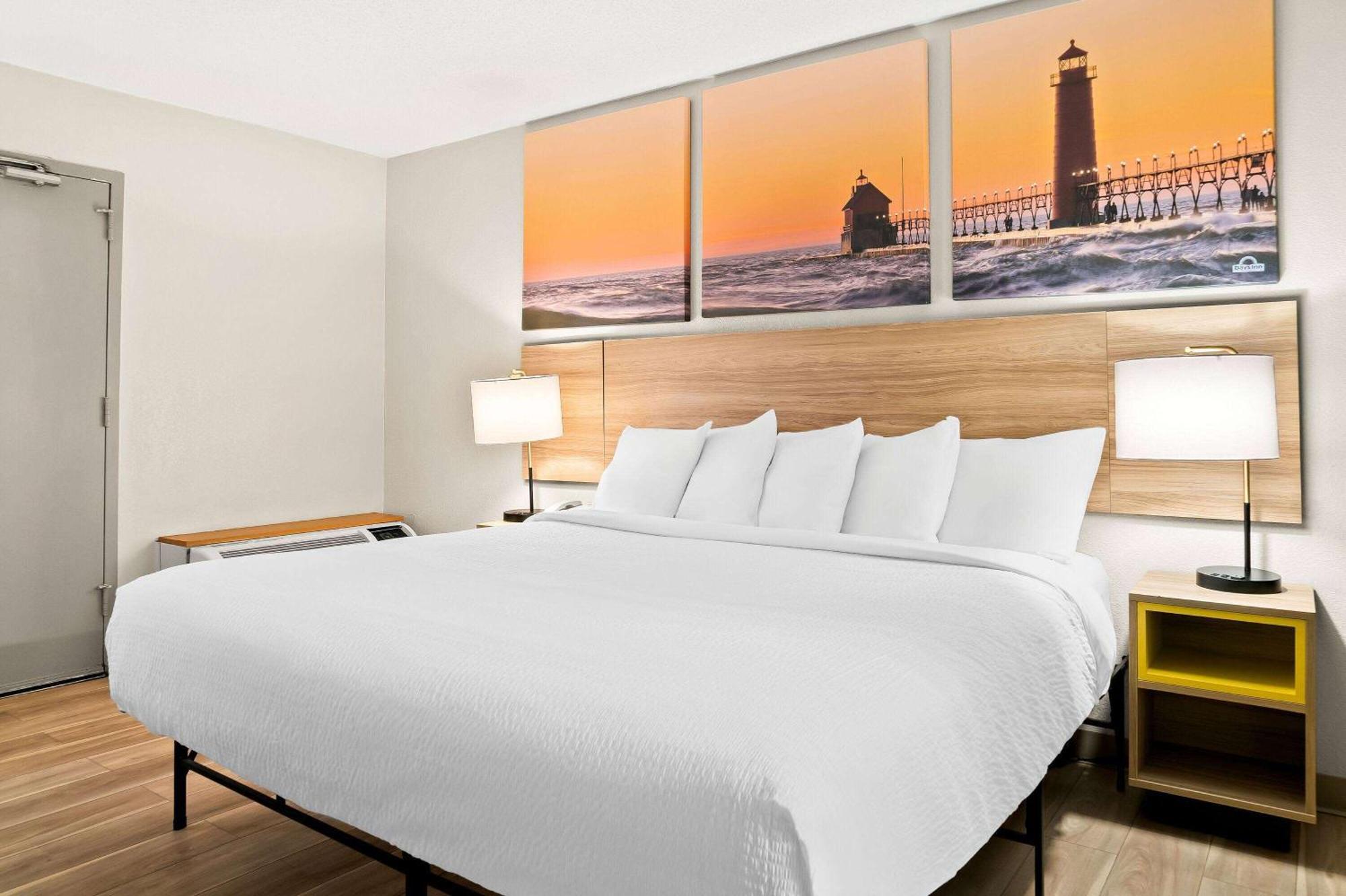 Days Inn & Suites By Wyndham Warren Εξωτερικό φωτογραφία