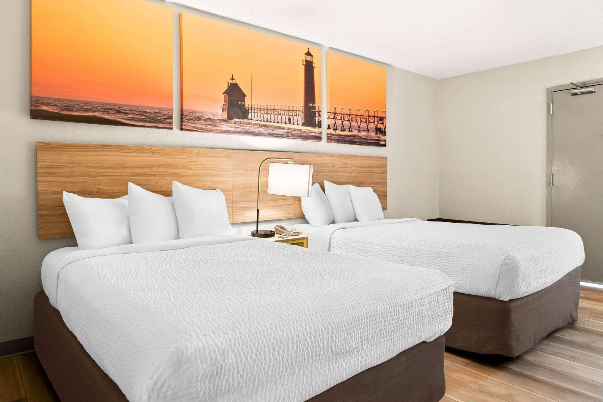 Days Inn & Suites By Wyndham Warren Εξωτερικό φωτογραφία
