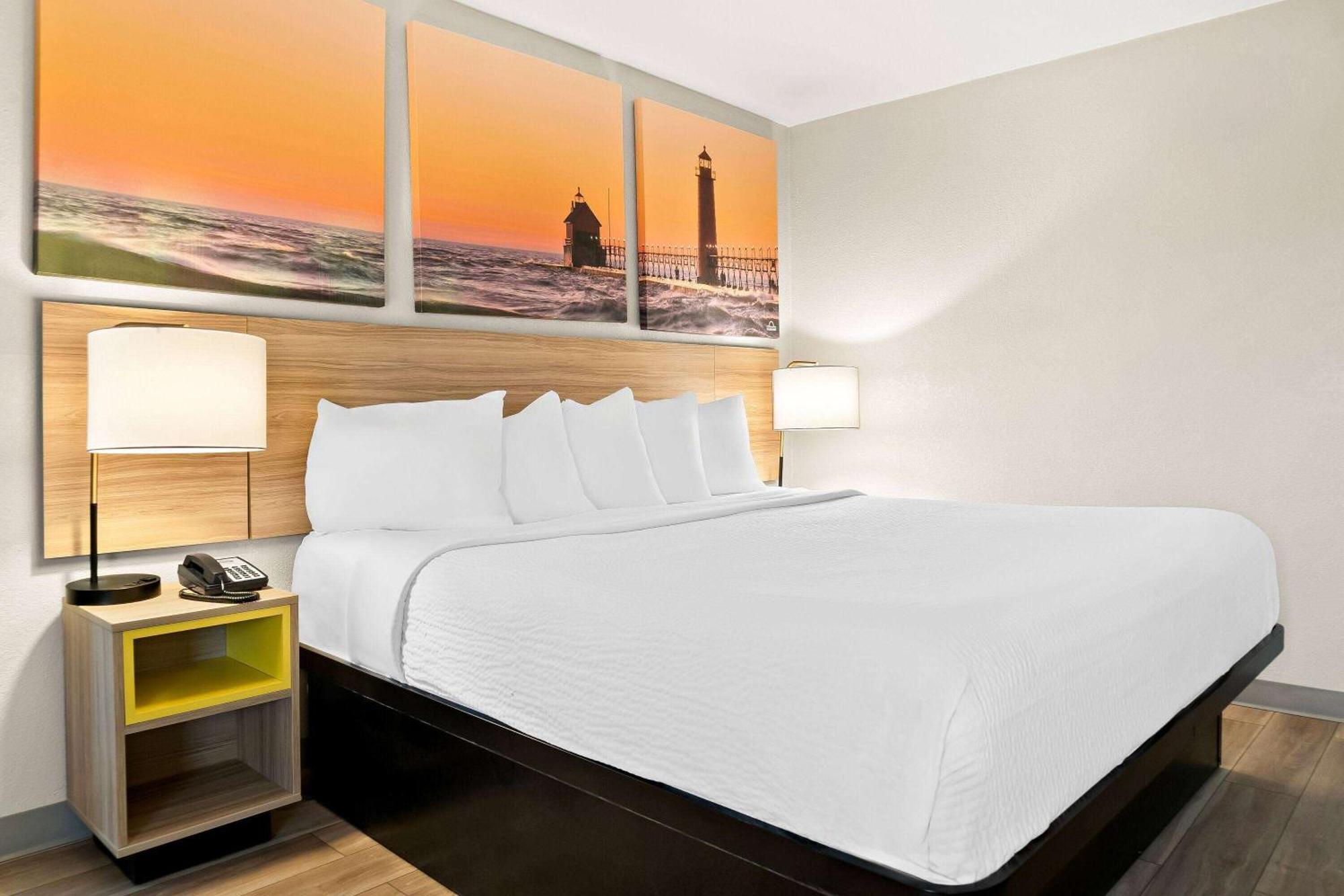 Days Inn & Suites By Wyndham Warren Εξωτερικό φωτογραφία
